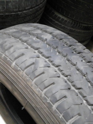 215R14 MICHELIN XCD ยางรถกระบะบรรทุก มี 2 เส้นครับ ติดต่อโทร.081-427-3941