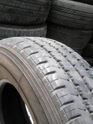 215R14 MICHELIN XCD ยางรถกระบะบรรทุก มี 2 เส้นครับ ติดต่อโทร.081-427-3941