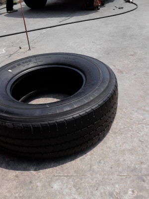 215R14 MICHELIN XCD ยางรถกระบะบรรทุก มี 2 เส้นครับ ติดต่อโทร.081-427-3941