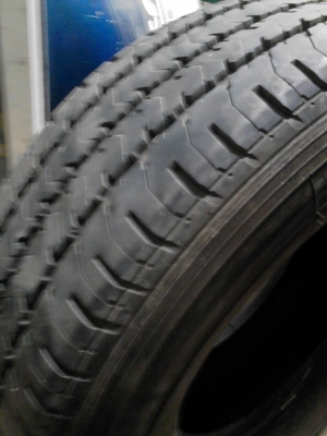 215R14 MICHELIN XCD ยางรถกระบะบรรทุก มี 2 เส้นครับ ติดต่อโทร.081-427-3941