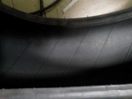 215R14 MICHELIN XCD ยางรถกระบะบรรทุก มี 2 เส้นครับ ติดต่อโทร.081-427-3941