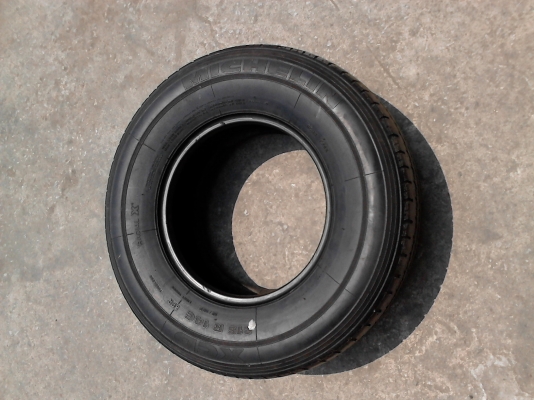 215R14 MICHELIN XCD ยางรถกระบะบรรทุก มี 2 เส้นครับ ติดต่อโทร.081-427-3941