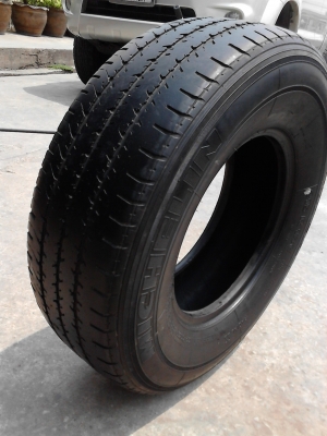 215R14 MICHELIN XCD ยางรถกระบะบรรทุก มี 2 เส้นครับ ติดต่อโทร.081-427-3941