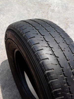 215R14 MICHELIN XCD ยางรถกระบะบรรทุก มี 2 เส้นครับ ติดต่อโทร.081-427-3941