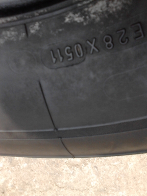 215R14 MICHELIN XCD ยางรถกระบะบรรทุก มี 2 เส้นครับ ติดต่อโทร.081-427-3941