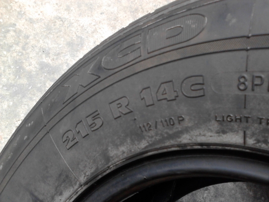 215R14 MICHELIN XCD ยางรถกระบะบรรทุก มี 2 เส้นครับ ติดต่อโทร.081-427-3941