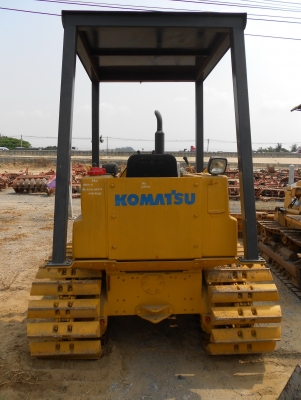 ขายรถเกดเดอร์ KOMATSU D21P-5 มือสอง สภาพสวยๆ ขายรถเกดเดอร์ KOMATSU D21P-5 มือสอง สภาพสวยๆ