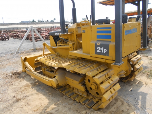 ขายรถเกดเดอร์ KOMATSU D21P-5 มือสอง สภาพสวยๆ ขายรถเกดเดอร์ KOMATSU D21P-5 มือสอง สภาพสวยๆ