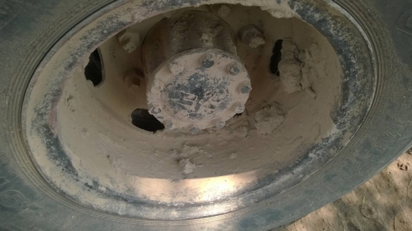 ขายหกล้อดัมพ์หน้ายาว เครื่อง 6BD1 - 165 แรง เฟืองท้าย rocky 210 ทะเบียนพร้อม