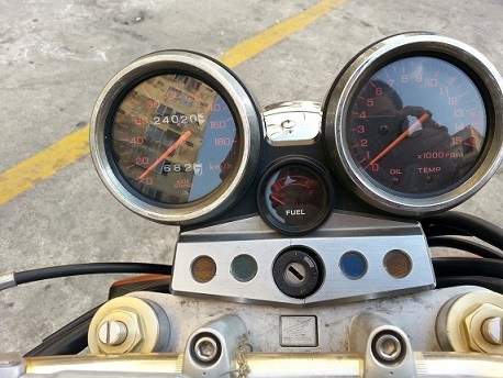 ขาย SF400 ปี98 version S ไมล์เเดง ปลั๊กเเดง 65000บาท