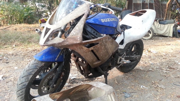 >>>> ขาย Suzuki Gsx-F 400 ทะเบียน 25,000 <<<<