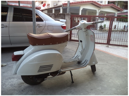 -----------  Vespa Sprint สีขาว (ทะเบียนโอน) -------------