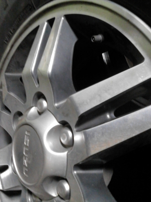 ขายแม๊ก ขอบ 16 ขนาด 6 รู ของ อีซูซุ ขอบ16 โทร.081-427-3941 ขายแม๊ก ขอบ 16 ขนาด 6 รู ของ อีซูซุ ขอบ16 โทร.081-427-3941