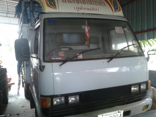 รถบรรทุกหกล้อhinokm777เครื่อง117แรง รถยาว5เมตรตอนแรกยาว4.5เมตรจากนั่นต่อเพิม