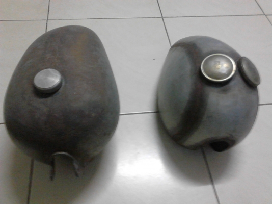 ขายถังน้ำมันเเต่ง2ใบ