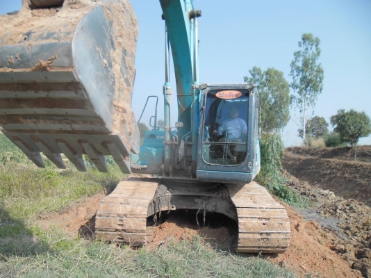 ขายด่วนรถแบคโฮหมากเอบYN11ทํางาน13460ชัว่โมง