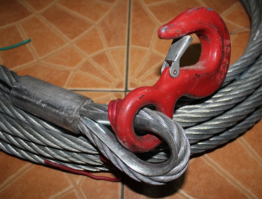 ขายรอกสลิงปลาดึงเครื่องจักรฯลฯ ตัวถังอลูมิเนียม ใช้ครั้งเดียวใหม่มาก พร้อมชุดสลิง20เมตร พร้อมใช้งาน 3.2T