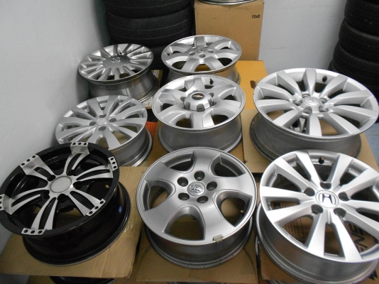 ขายเหมากองแม็กเปล่า เดิมติดรถ สภาพดีพร้อมใช้งานจำนวน 8 ชุด 30,000.- ขายเหมากองแม็กเปล่า เดิมติดรถ สภาพดีพร้อมใช้งานจำนวน 8 ชุด 30,000.-