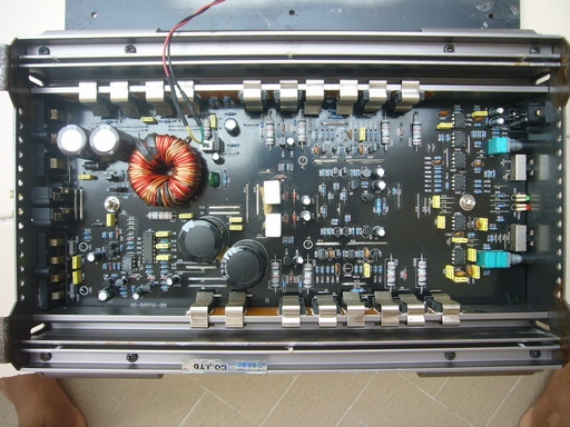 ขายเพาเวอร์แอมป์ Bluewave Bw-215P (ข้างในสวยมากเลยครับ)