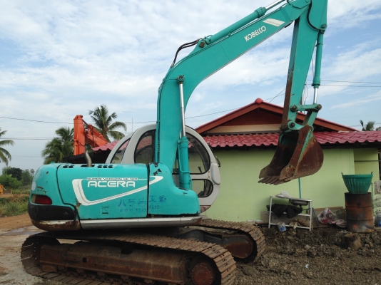 ขายด่วน KOBELCO 120-2  ใบแทรค 60  สภาพดี ยังไม่เคยใช้งานในไทยไฟฟ้าครบ เครื่องปั้มดี สภาพสวยมาก ๆ
