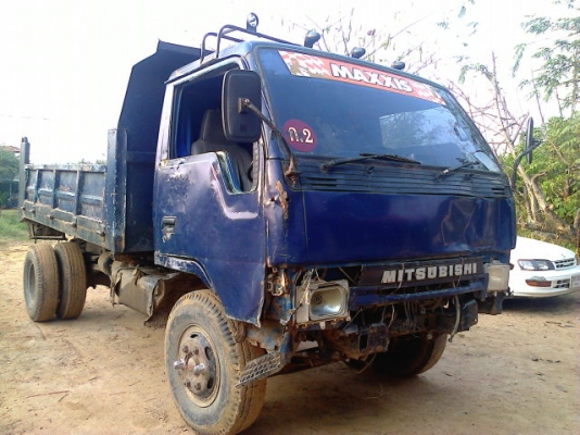 หกล้อดั้ม มิตซู115แรง ห้างแท้ กะบะดั้มสามมิต เกียร์ใหญ่ Fหน้าFหลัง แอร์เย็น รถใช้งานทุกวัน ขายตามสภาพ ราคา330,000บาทครับ หกล้อดั้ม มิตซู115แรง ห้างแท้ กะบะดั้มสามมิต เกียร์ใหญ่ Fหน้าFหลัง แอร์เย็น รถใช้งานทุกวัน ขายตามสภาพ ราคา330,000บาทครับ