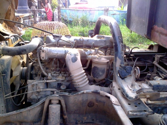 หกล้อดั้ม มิตซู115แรง ห้างแท้ กะบะดั้มสามมิต เกียร์ใหญ่ Fหน้าFหลัง แอร์เย็น รถใช้งานทุกวัน  ขายตามสภาพ ราคา330,000บาทครับ