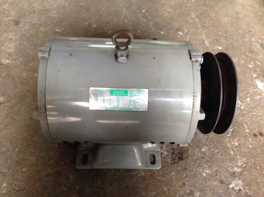 ขายมอเตอร์ Meiden 5 HP. 380 V 1450 RPM. หลังเรียบ สภาพสวย พร้อมใช้งาน