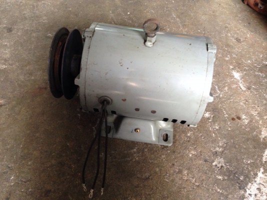 ขายมอเตอร์ Meiden 5 HP. 380 V 1450 RPM. หลังเรียบ สภาพสวย พร้อมใช้งาน