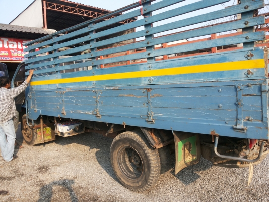 6 ล้อ isuzu ks 110 เครื่องดี คันชีสวย กะบะสวย แอร์เย็น