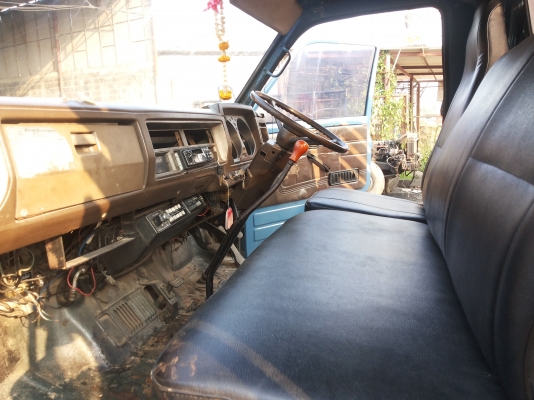 6 ล้อ isuzu ks 110 เครื่องดี คันชีสวย กะบะสวย แอร์เย็น