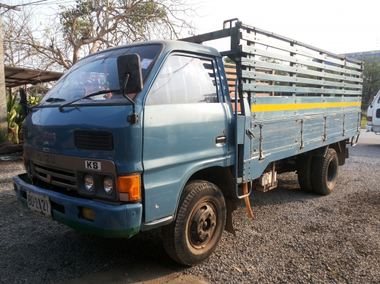 6 ล้อ isuzu ks 110 เครื่องดี คันชีสวย กะบะสวย แอร์เย็น