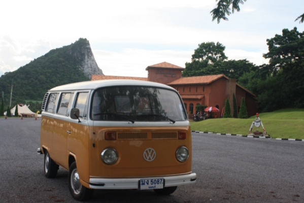 ขายรถตู้ Volkswagen Classic Van หัวแตงโม ไฟเลี้ยวล่าง ปี1973