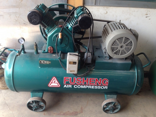 ขายปั้มลม Fusheng ขนาด 7.5 HP. 380 V ถังขนาด 245 ลิตร สภาพพร้อมใช้งาน ปั้มเก็บลมไว้หลายเดือนยังเต็มถังครับ