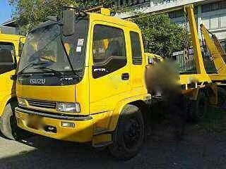 รถอีซูซุ 6 ล้อ 200 แรงม้า. ปี 50  ( ขายหัว , คัชซี ) , ( มีขาย 5 คัน. )   สนใจติดต่อ  081 - 6079515