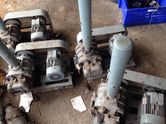 ขายปั้มโบวเวอร์ ขนาด 3 HP. 380 V สภาพดี ตัวโบวมาพร้อมแท่น อุปกรณครบ มี 4 ชุดครับ