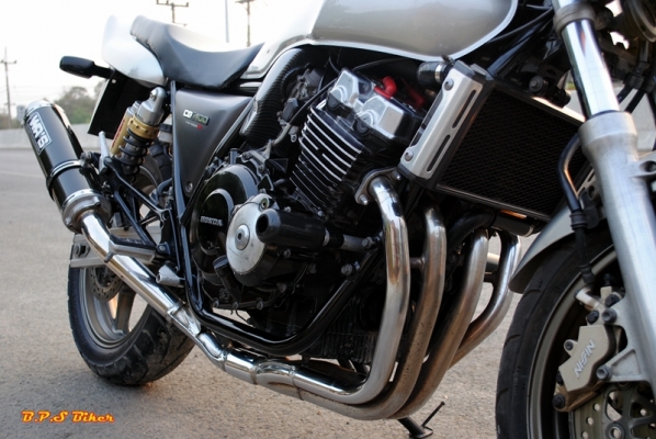 SF400cc. Y96 in.v งามแท้ๆ สวยสีเดิมญี่ปุ่น อุปกรณ์ติดรถตรงรุ่นตรงปีไม่มียำ SF400cc. Y96 in.v งามแท้ๆ สวยสีเดิมญี่ปุ่น อุปกรณ์ติดรถตรงรุ่นตรงปีไม่มียำ