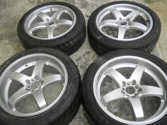 ขอบ18 กว้าง8-9 พร้อมยาง