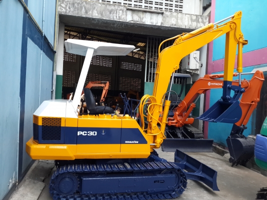 ขาย รถขุด KOMATSU รุ่น PC30-3-แทร็กเหล็ก มือสองญี่ปุ่น