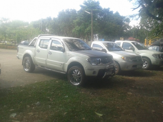 NISSAN NAVARA 2.5 AUTO 4X4 ปี53 วิ่งน้อย7หมื่นก่าโล เบาะหนัง รุ่นทอปสุด รถมือเดียว สีเดิมบา ราคานี้ยางเดิมนะครับ