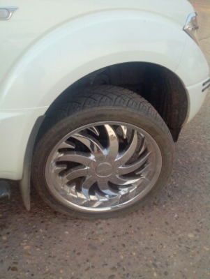 NISSAN NAVARA 2.5 AUTO 4X4 ปี53 วิ่งน้อย7หมื่นก่าโล เบาะหนัง รุ่นทอปสุด รถมือเดียว สีเดิมบา ราคานี้ยางเดิมนะครับ