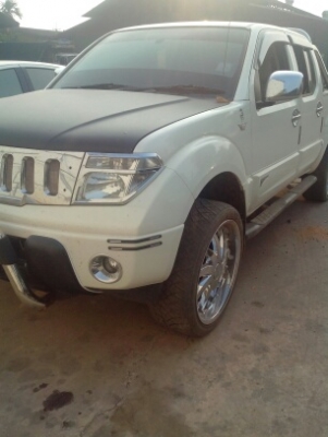 NISSAN NAVARA 2.5 AUTO 4X4 ปี53 วิ่งน้อย7หมื่นก่าโล เบาะหนัง รุ่นทอปสุด รถมือเดียว สีเดิมบา ราคานี้ยางเดิมนะครับ