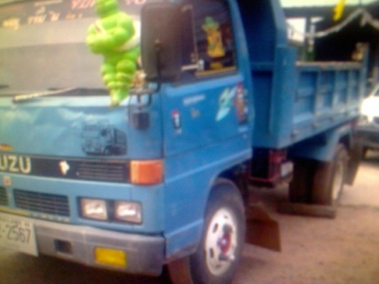 หกล้อดั้ม อีซูซู NPR115แรง สั่งลุยแท้ ราคา550,000บ.ทะเบียนชุดโอนพร้อม