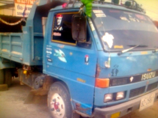 หกล้อดั้ม อีซูซู NPR115แรง สั่งลุยแท้ ราคา550,000บ.ทะเบียนชุดโอนพร้อม