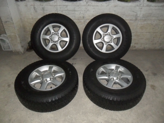 ล้อแม็ก 15นิ้ว 6รู อีซูซุ ยาง235/75R15 สวยๆ 4 ล้อ ราคา 6300 บาท