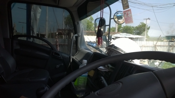 ขายดาวน์...สิบล้อโม่ปูน 360 แรง (ขายเฉพาะหัว-คัสซี) รถวิ่งแค่ 1 หมื่นกว่ากม. ใหม่ป้ายแดง