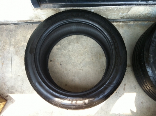 ขายไปแล้วครับ ขอขอบคุณ คุณ bomb ที่ขับรถจากดาวคะนองมารับของที่ทางแยกสามพรานเป็นอย่างสูงครับ ขายยาง ขอบ 18 กู้ดเยียร์ 255/45 ปี 11 จำนวน 4 เส้น 3,500 ราคาต่อรองได้