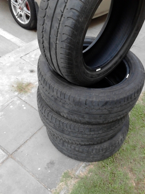 GOODYEAR EAGLE NCT 5 มีชุด 4 เส้น ดอกยางหนา สวยเสมอกัน ทั้เง 4 เส้น  TEL.081-427-3941