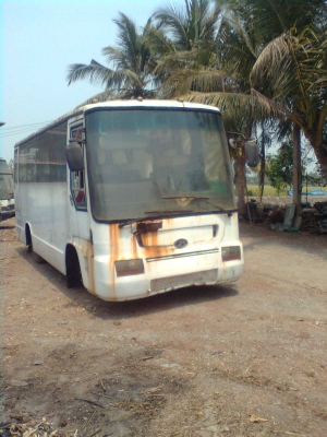 ต้องการขายรถมินิบัส  ยาว7 เมตร  คัชชีซีต้า  เครื่อง4BE1