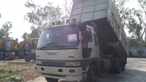 ขาย Hino FM3H ( 195 แรง ) 2 เพลา ดั้ม กระบะมิเนียม พื้นเหล็ก โทร 081-8507085 (เอ)