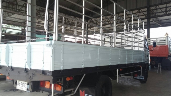 ขาย isuzu 175 Rockเล็ก กระบะมีคอก พื้นเรียบ โทร 081-8507085 (เอ)